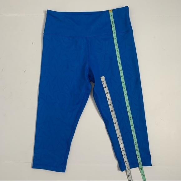 Zyia Royal Blue Willow Light N Tight Hi-Rise Crop Legging - Picture 12 of 14